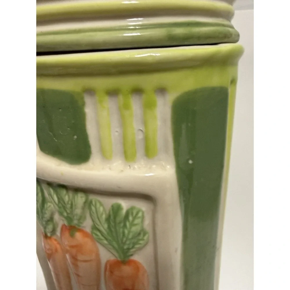 Vintage Ceramic Pasta Keeper Canister Container Carrots‎ Embossed Spaghetti